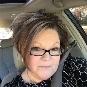 Meet your Posher, Janet